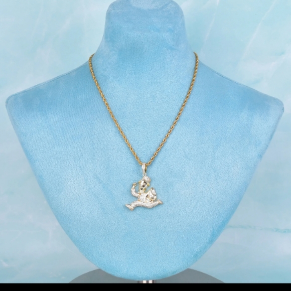 Iced out monopoly pieces pass go pendant very nice - Picture 4 of 5